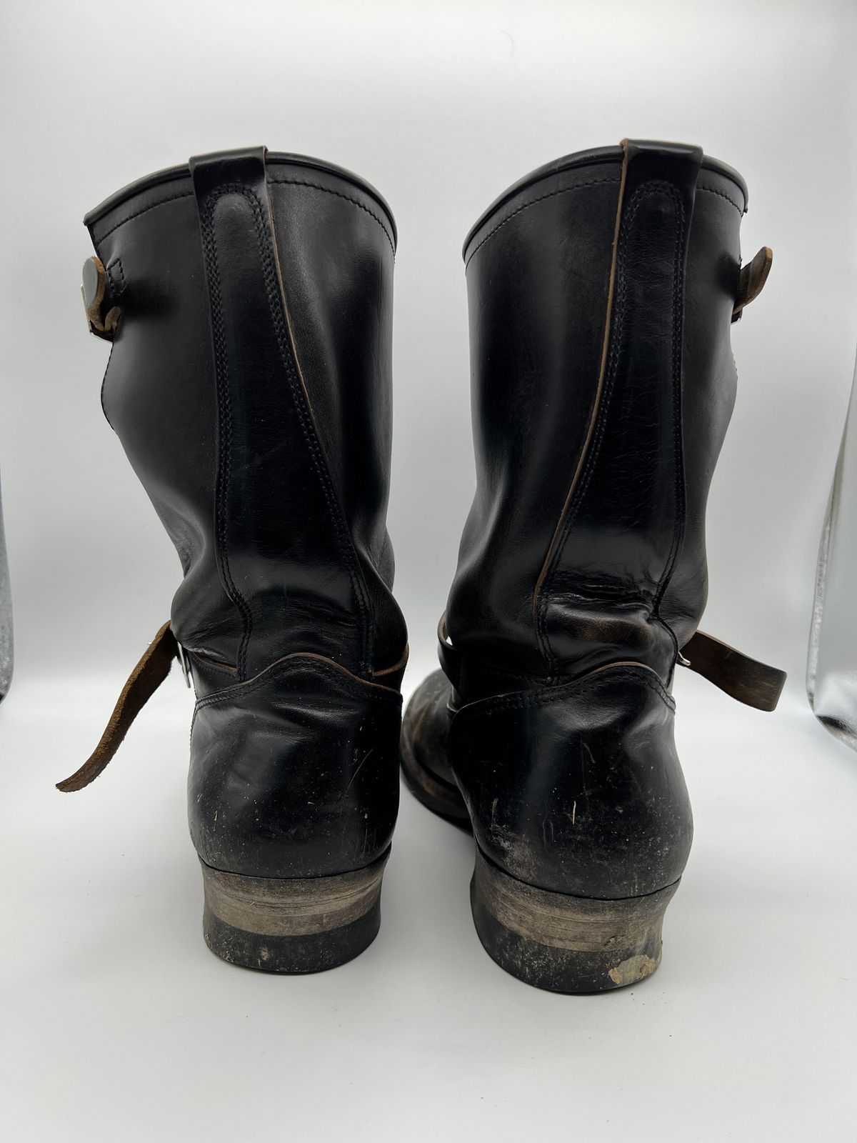 Photo by blackandbrownblues on March 5, 2022 of the Attractions BILTBUCK Engineer Boots in Black Italian Horsebutt.