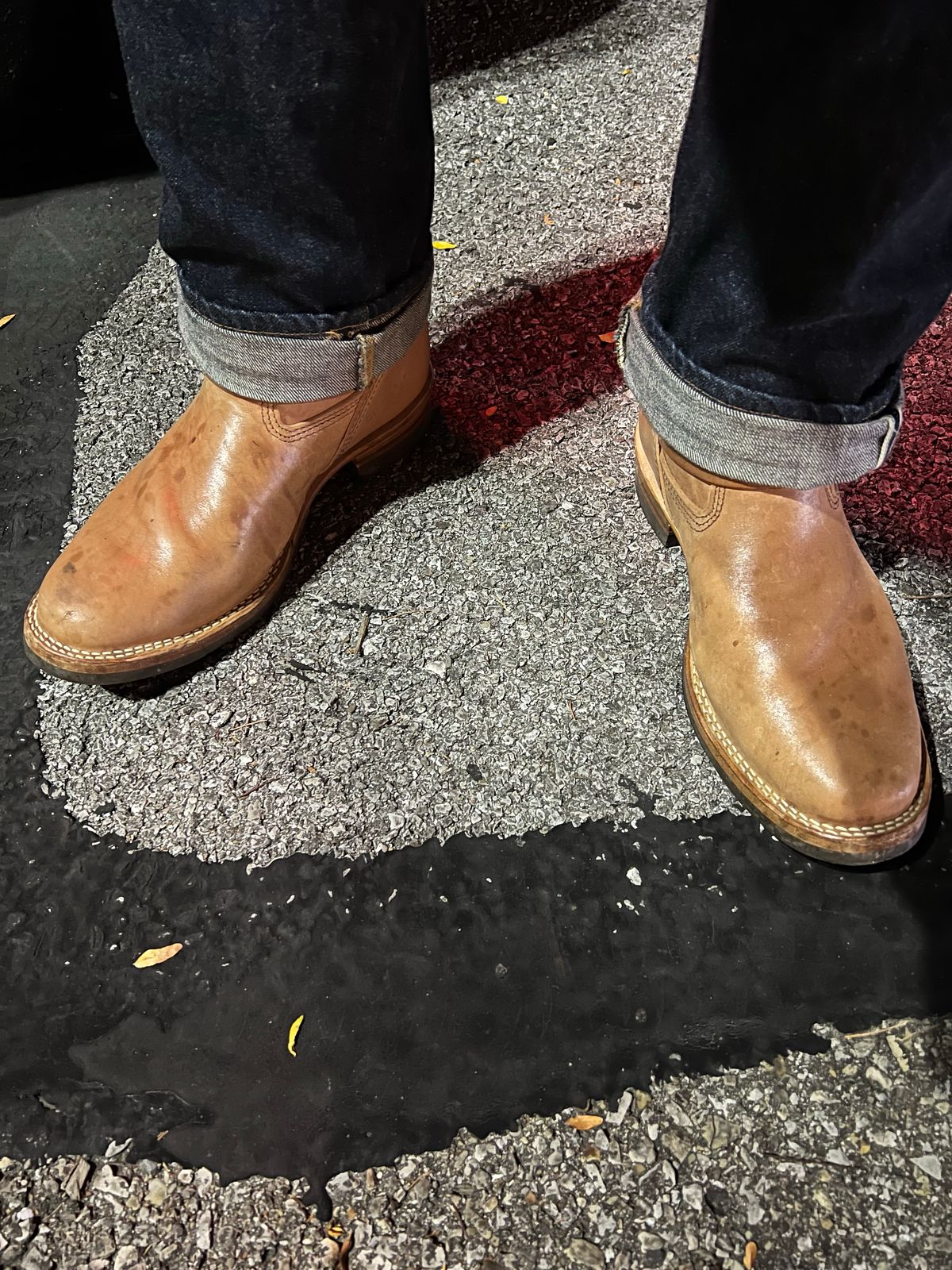 Photo by blackandbrownblues on October 4, 2022 of the Wesco Mister Lou in Maryam Natural Horsebutt.