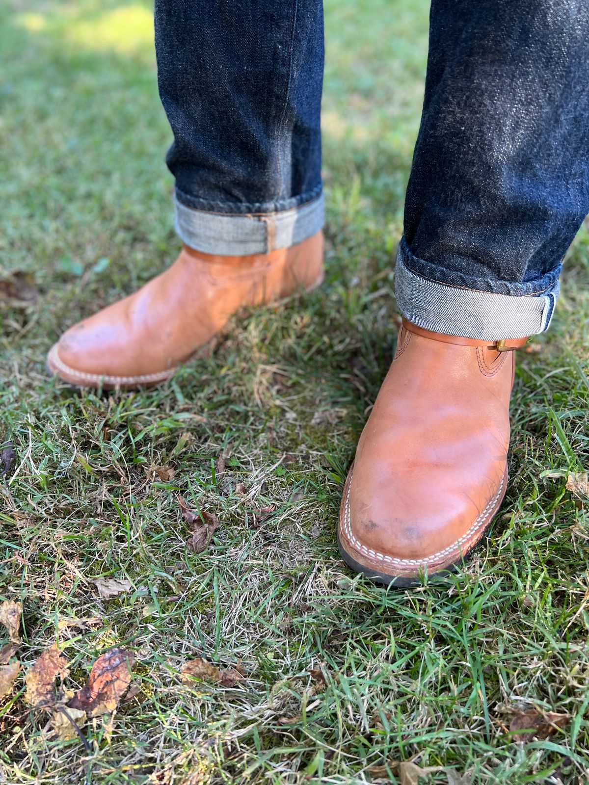 Photo by blackandbrownblues on October 9, 2022 of the Wesco Mister Lou in Maryam Natural Horsebutt.