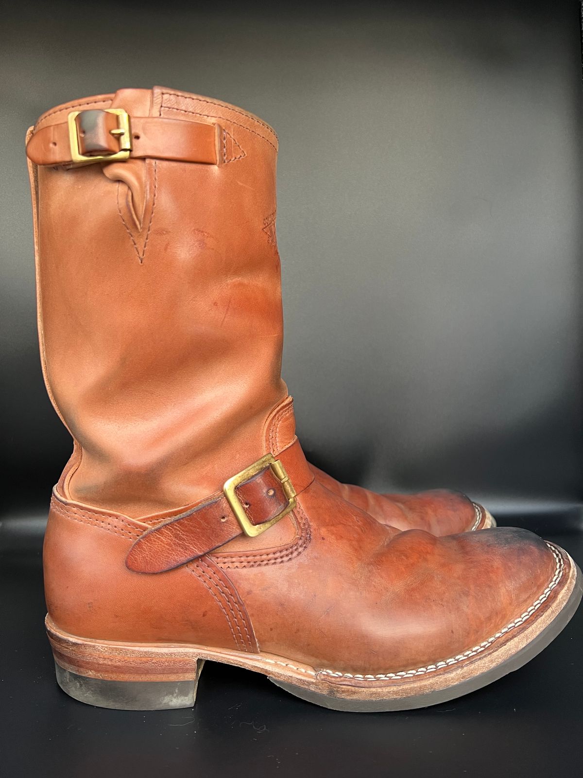 Photo by blackandbrownblues on December 5, 2022 of the Wesco Mister Lou in Maryam Natural Horsebutt.