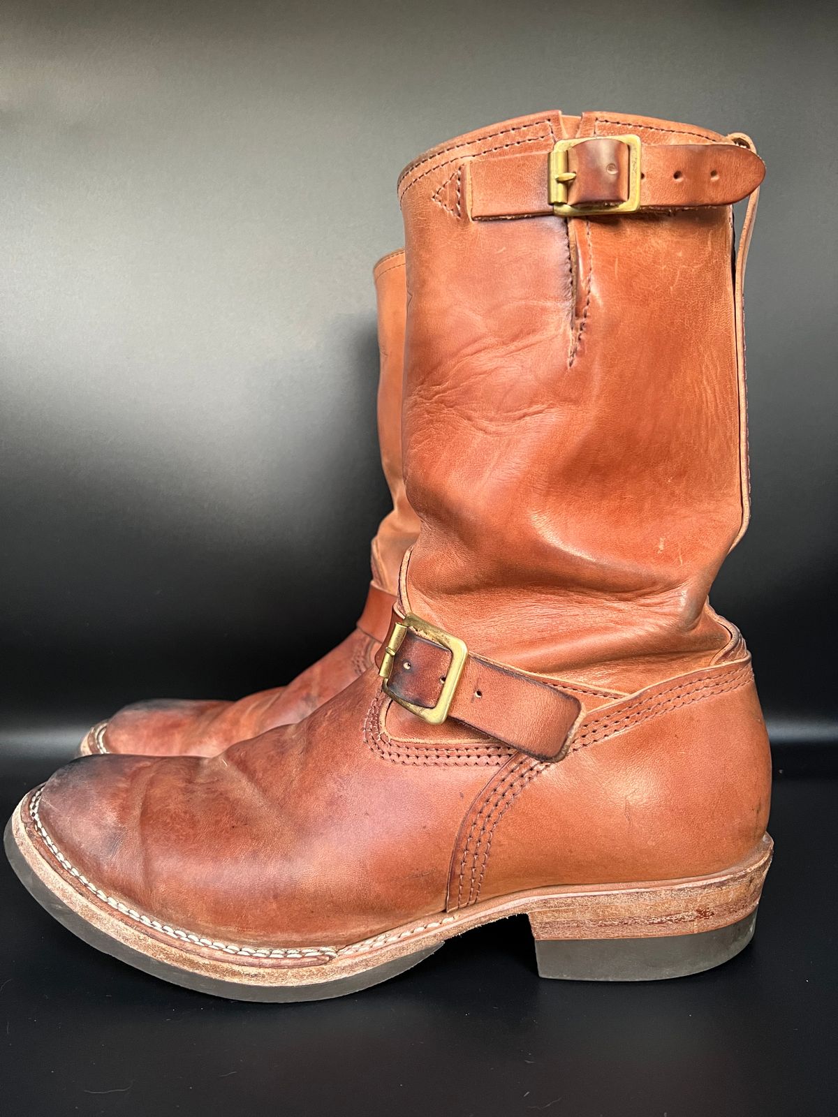 Photo by blackandbrownblues on December 5, 2022 of the Wesco Mister Lou in Maryam Natural Horsebutt.