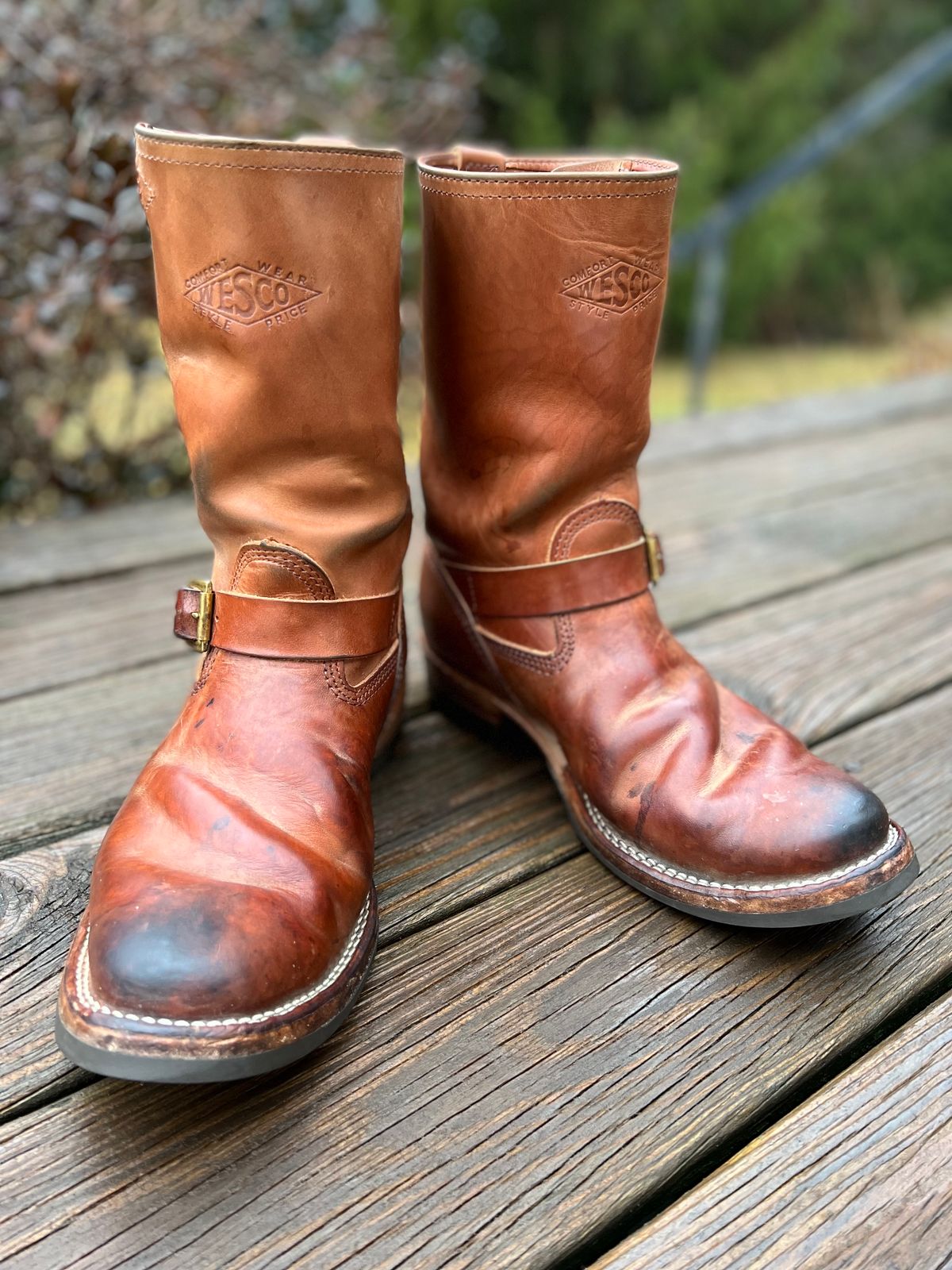 Photo by blackandbrownblues on January 1, 2023 of the Wesco Mister Lou in Maryam Natural Horsebutt.