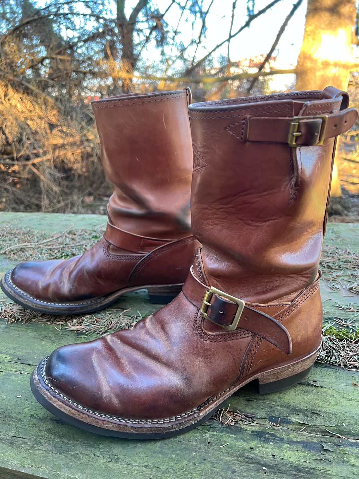 Photo by blackandbrownblues on February 28, 2023 of the Wesco Mister Lou in Maryam Natural Horsebutt.