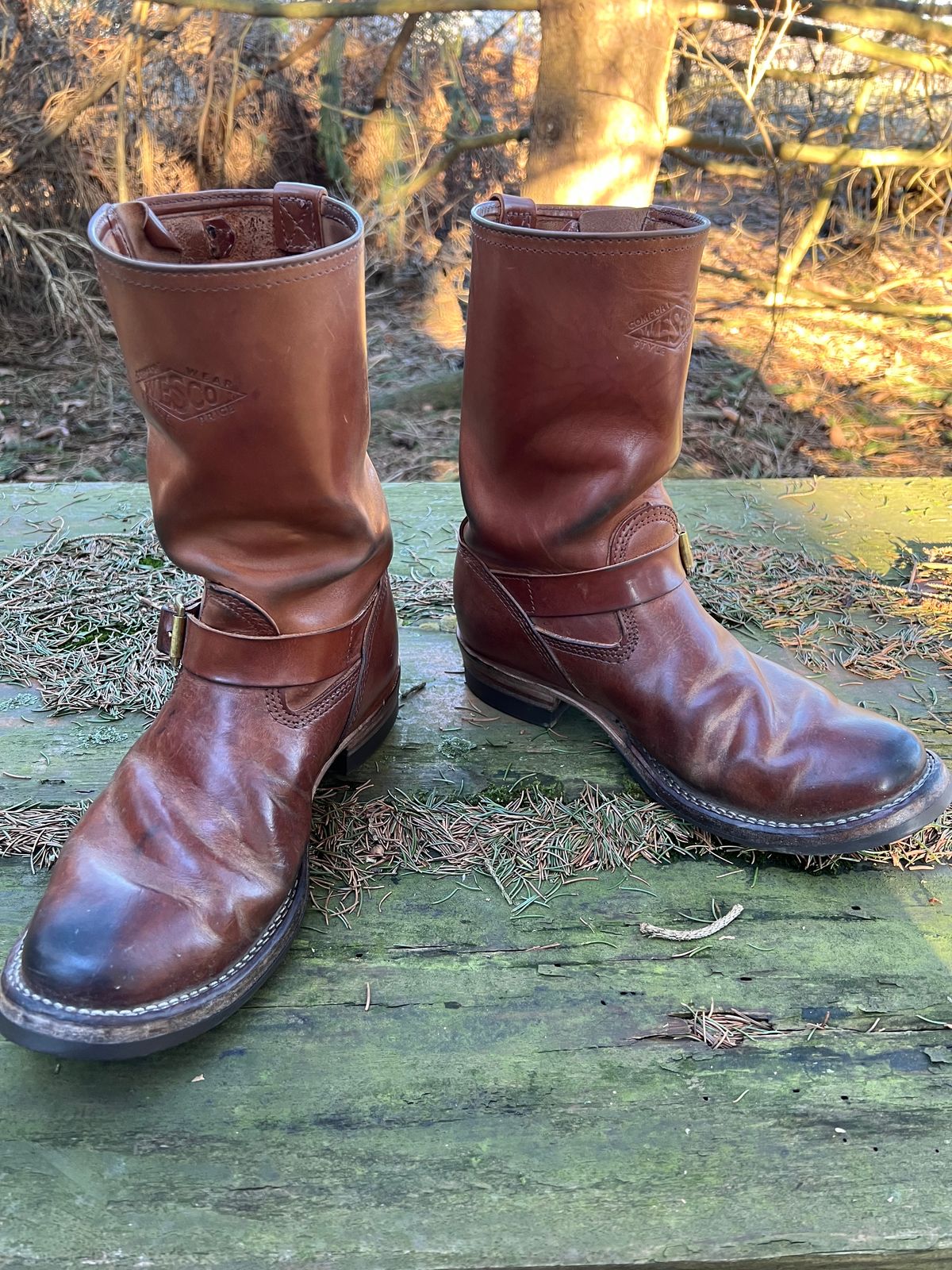 Photo by blackandbrownblues on February 28, 2023 of the Wesco Mister Lou in Maryam Natural Horsebutt.