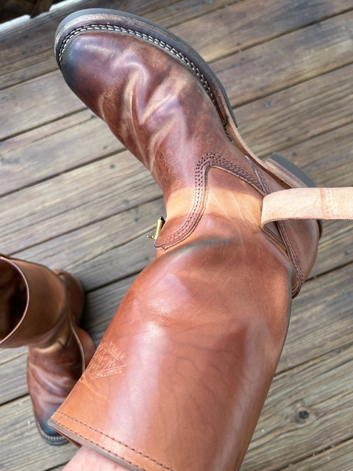 Photo by blackandbrownblues on March 1, 2023 of the Wesco Mister Lou in Maryam Natural Horsebutt.