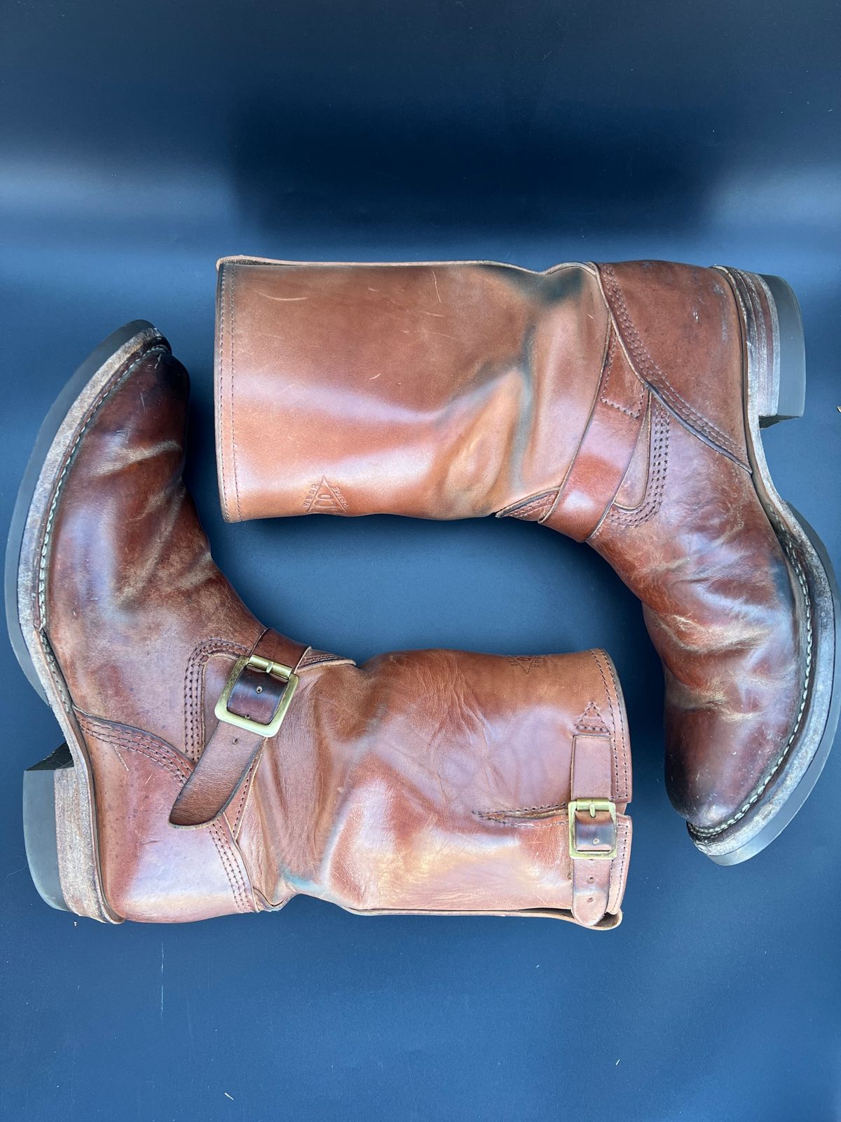 Photo by blackandbrownblues on March 1, 2023 of the Wesco Mister Lou in Maryam Natural Horsebutt.