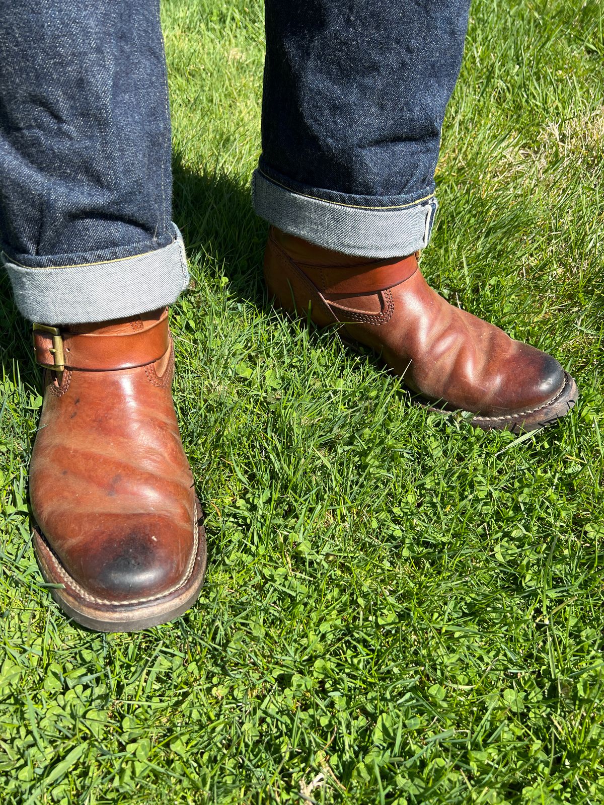 Photo by blackandbrownblues on April 12, 2023 of the Wesco Mister Lou in Maryam Natural Horsebutt.