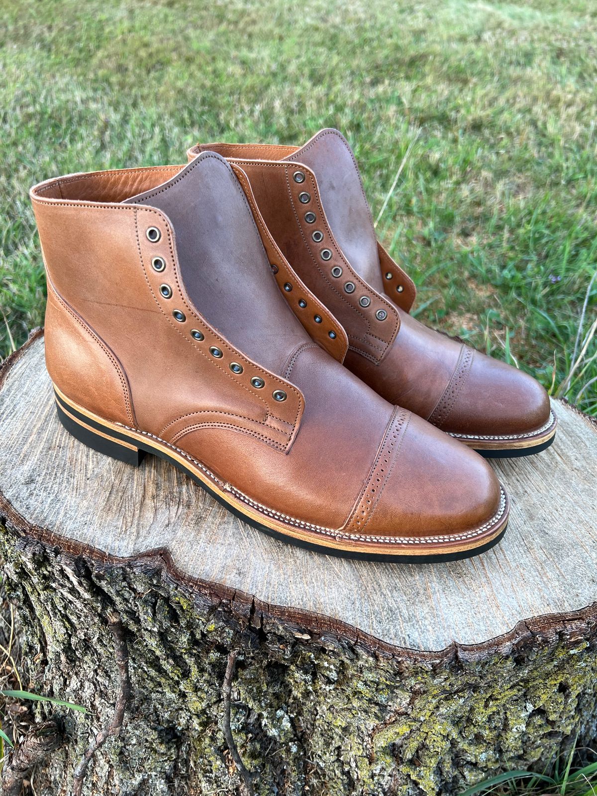 Photo by blackandbrownblues on October 3, 2023 of the Viberg Service Boot in Horween Natural Essex Workshoe Butt.