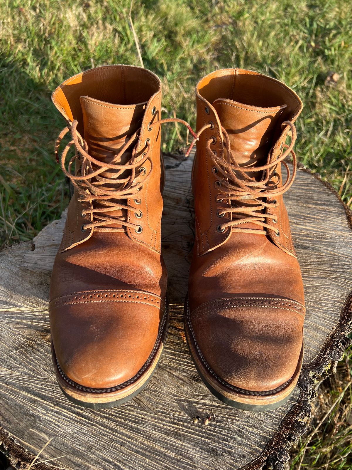 Photo by blackandbrownblues on November 4, 2023 of the Viberg Service Boot in Horween Natural Essex Workshoe Butt.