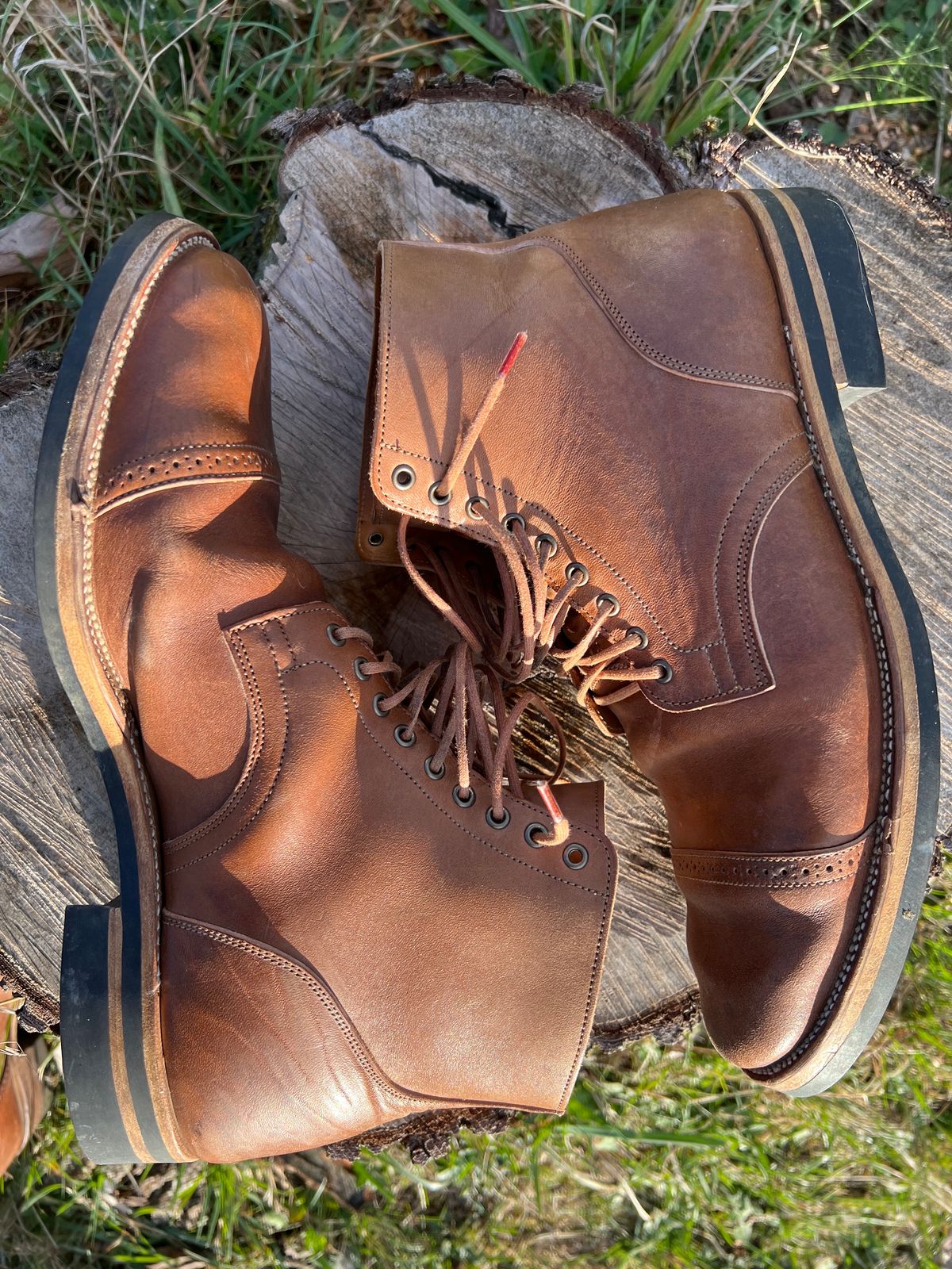 Photo by blackandbrownblues on November 4, 2023 of the Viberg Service Boot in Horween Natural Essex Workshoe Butt.
