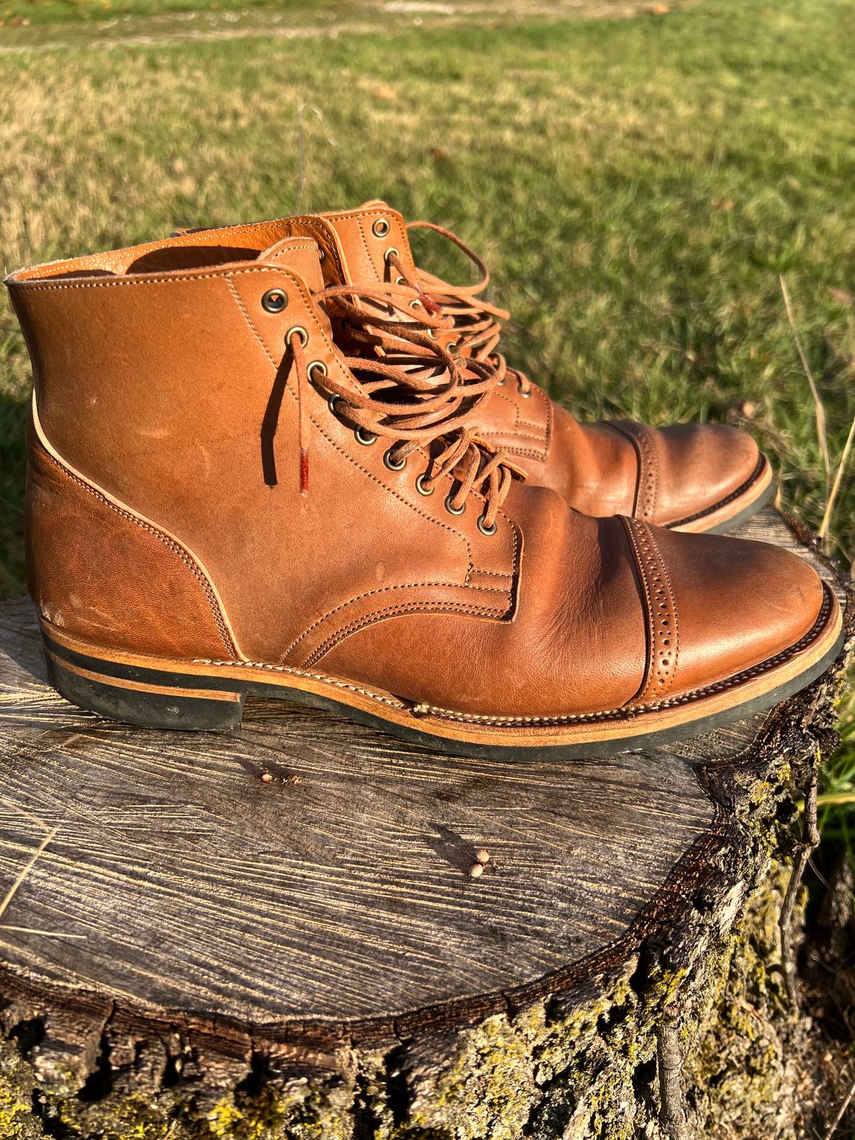 Photo by blackandbrownblues on November 4, 2023 of the Viberg Service Boot in Horween Natural Essex Workshoe Butt.