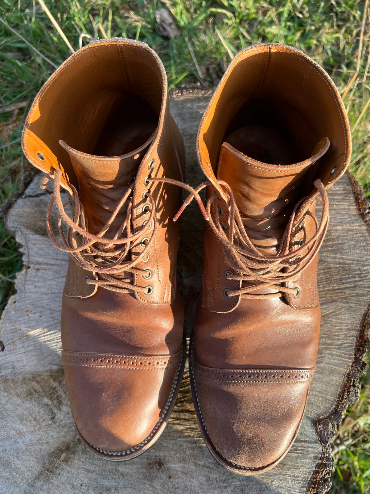 Photo by blackandbrownblues on November 4, 2023 of the Viberg Service Boot in Horween Natural Essex Workshoe Butt.