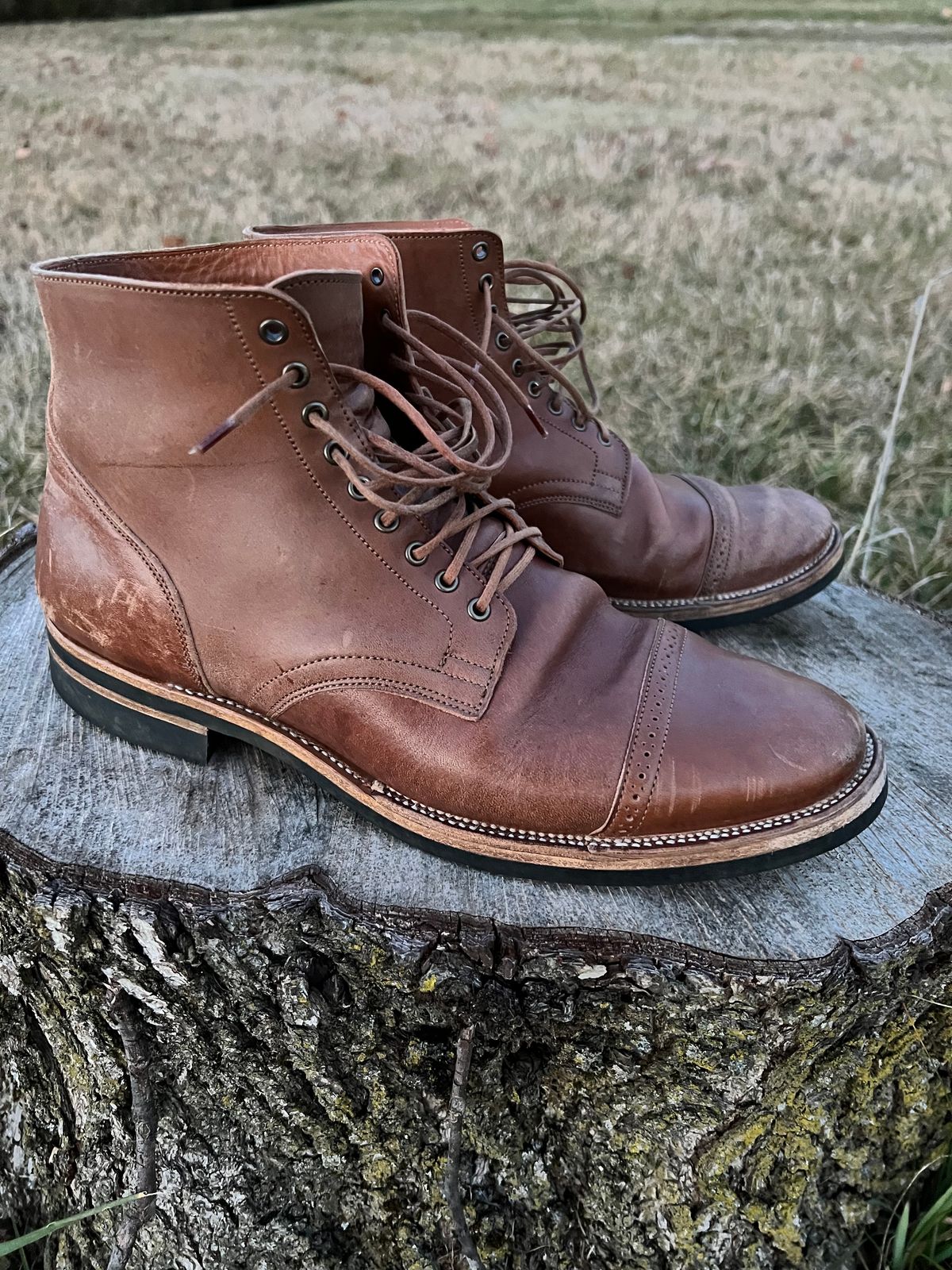 Photo by blackandbrownblues on November 24, 2023 of the Viberg Service Boot in Horween Natural Essex Workshoe Butt.