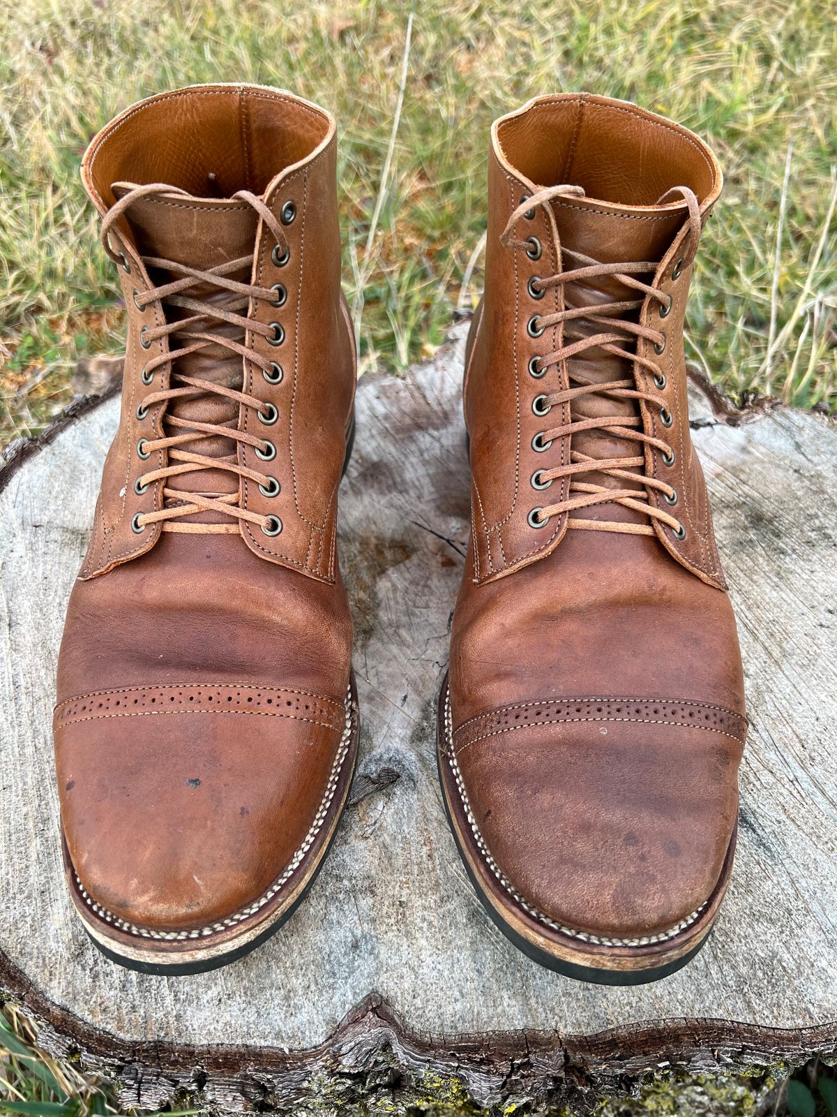 Photo by blackandbrownblues on December 5, 2023 of the Viberg Service Boot in Horween Natural Essex Workshoe Butt.