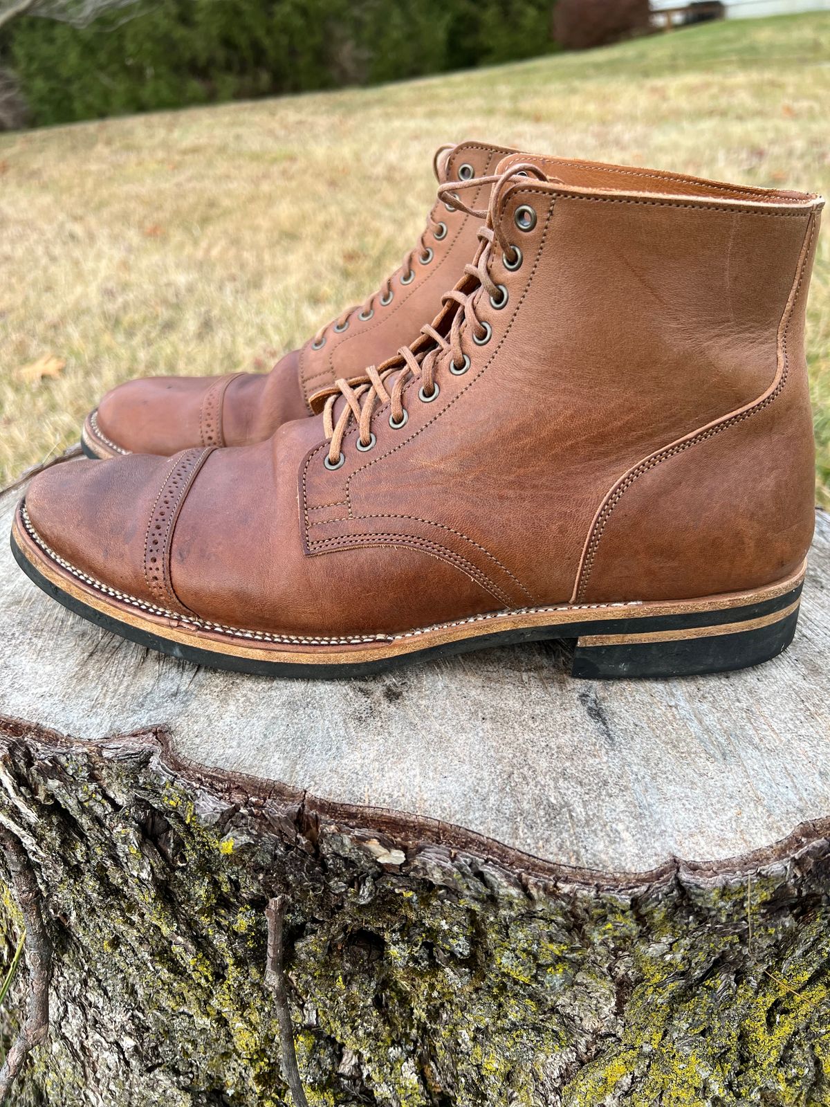 Photo by blackandbrownblues on December 5, 2023 of the Viberg Service Boot in Horween Natural Essex Workshoe Butt.