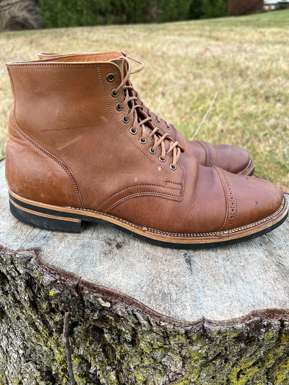 Photo by blackandbrownblues on December 5, 2023 of the Viberg Service Boot in Horween Natural Essex Workshoe Butt.