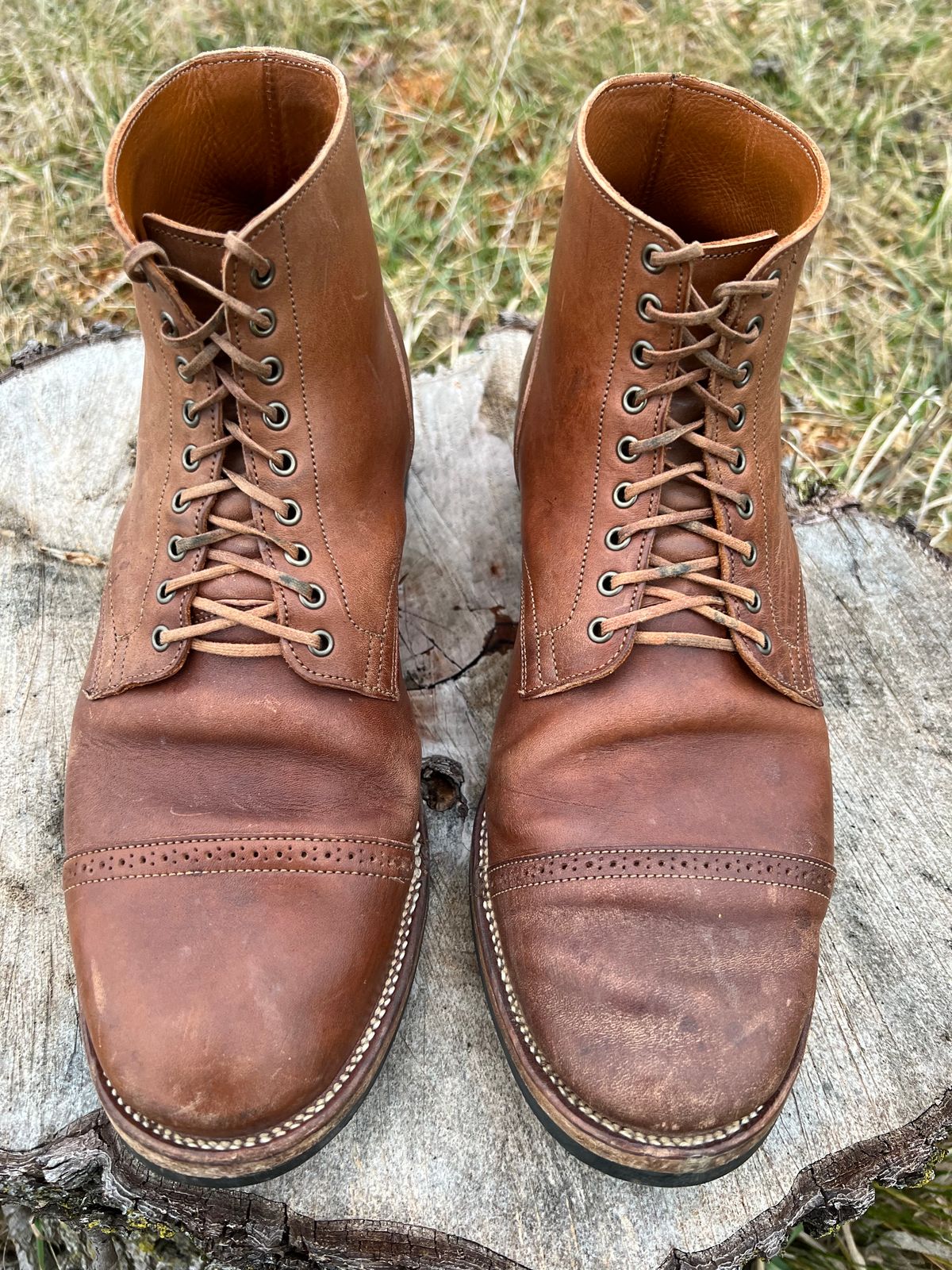 Photo by blackandbrownblues on January 3, 2024 of the Viberg Service Boot in Horween Natural Essex Workshoe Butt.