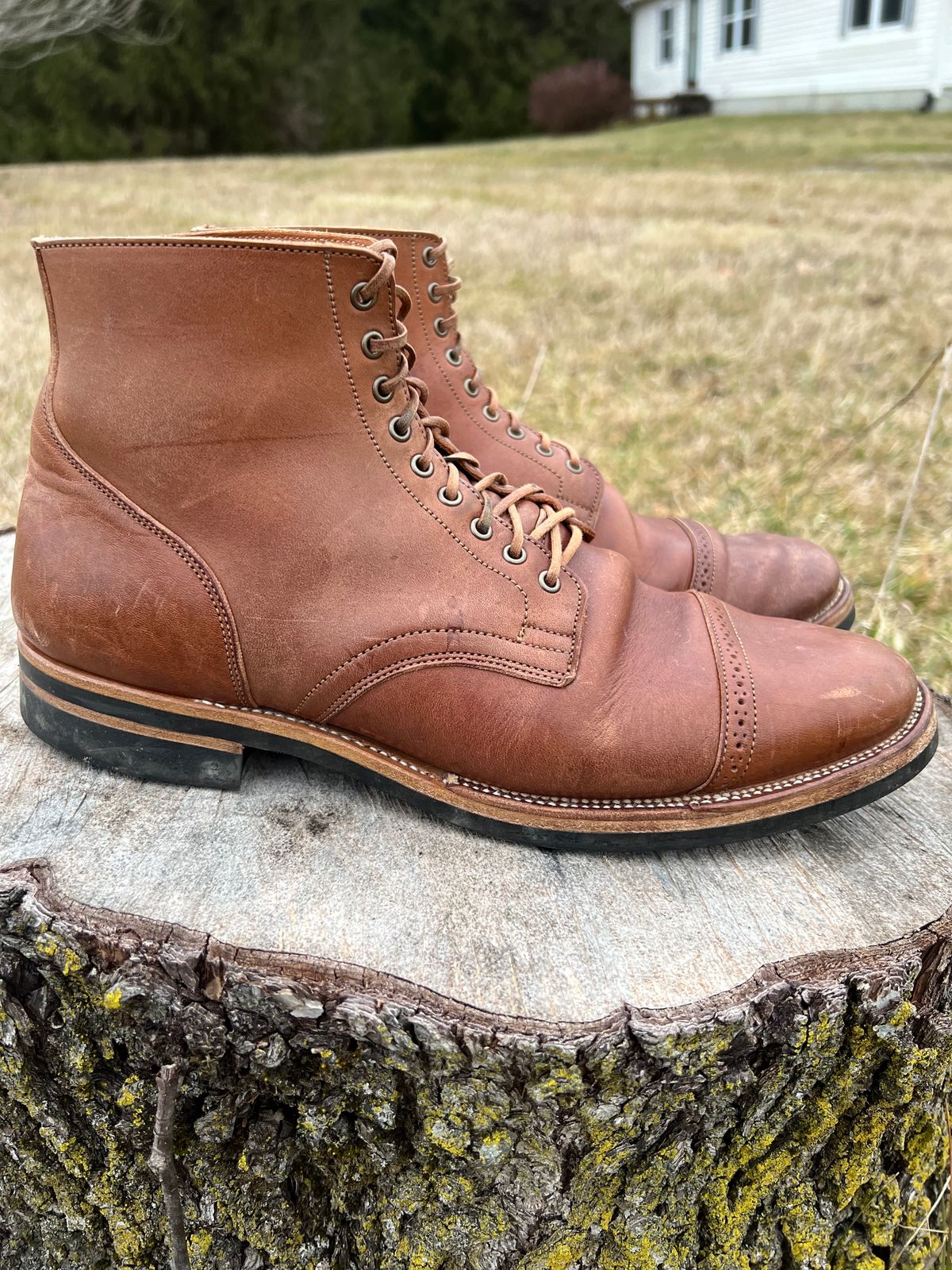 Photo by blackandbrownblues on January 3, 2024 of the Viberg Service Boot in Horween Natural Essex Workshoe Butt.