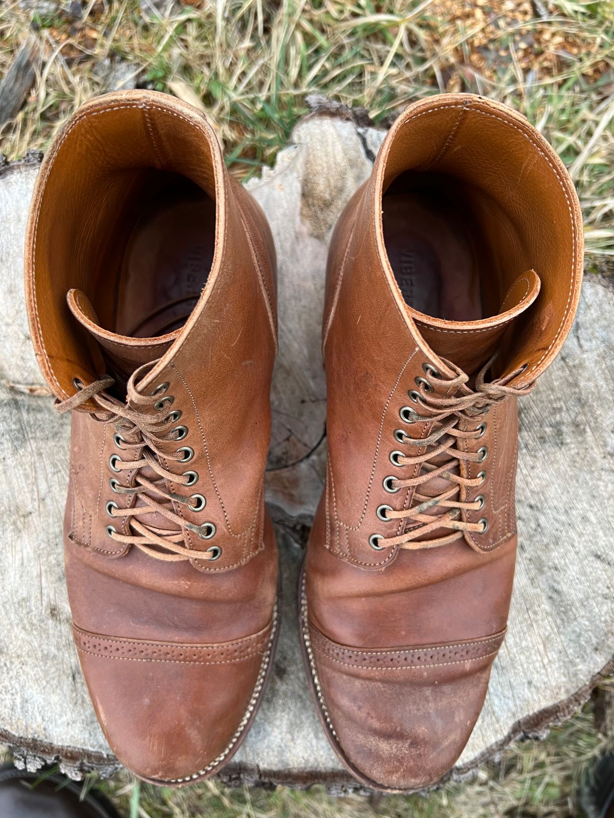 Photo by blackandbrownblues on January 3, 2024 of the Viberg Service Boot in Horween Natural Essex Workshoe Butt.