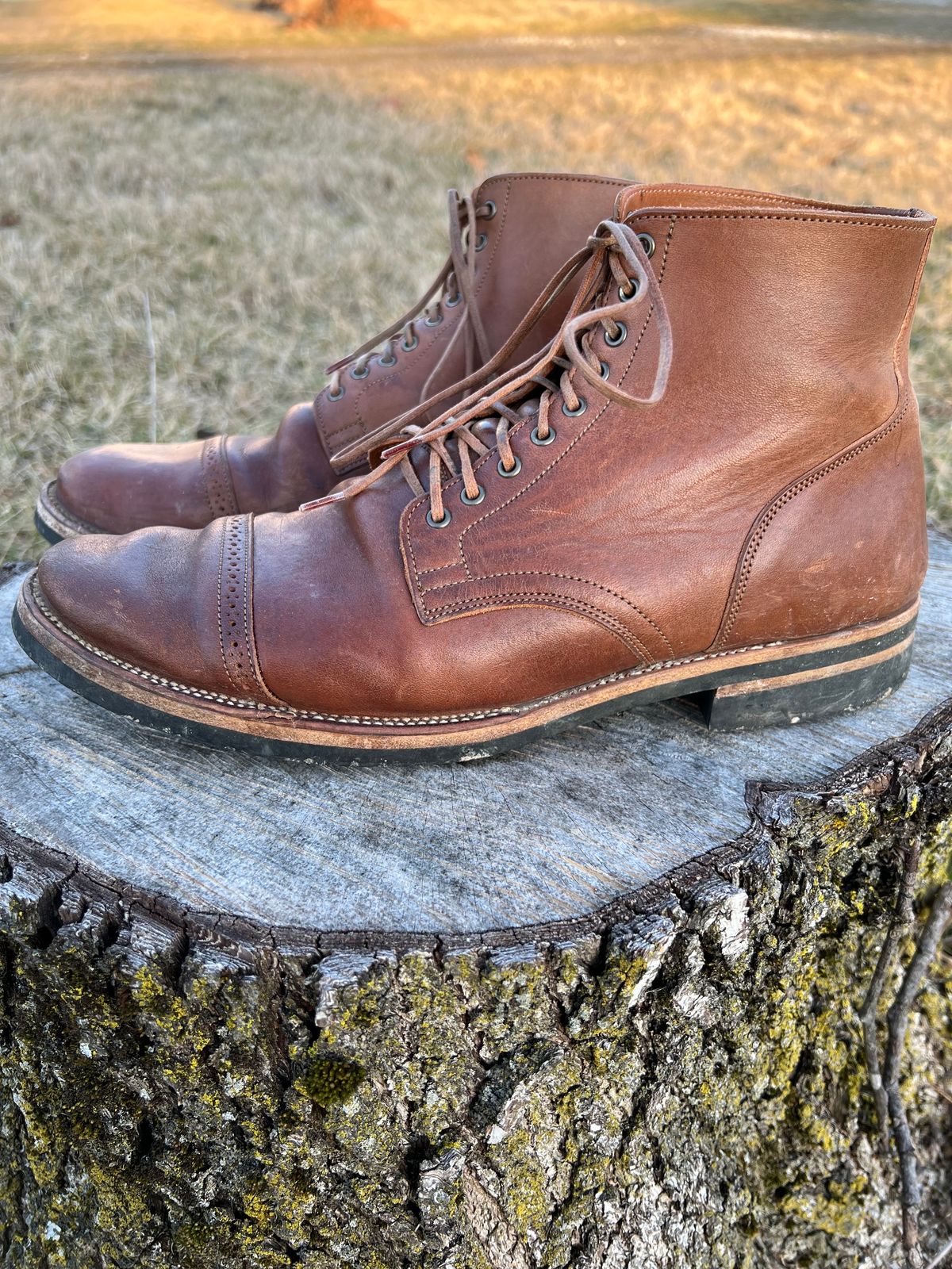 Photo by blackandbrownblues on February 5, 2024 of the Viberg Service Boot in Horween Natural Essex Workshoe Butt.