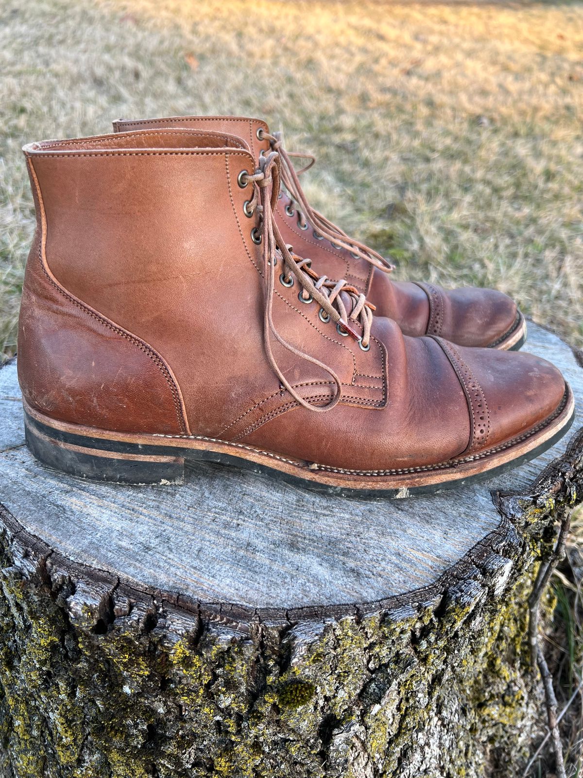 Photo by blackandbrownblues on February 5, 2024 of the Viberg Service Boot in Horween Natural Essex Workshoe Butt.