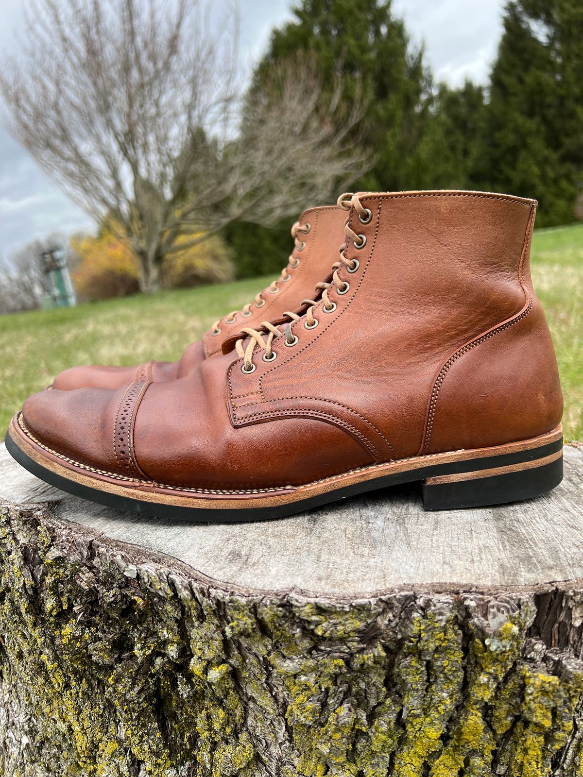 Photo by blackandbrownblues on April 5, 2024 of the Viberg Service Boot in Horween Natural Essex Workshoe Butt.