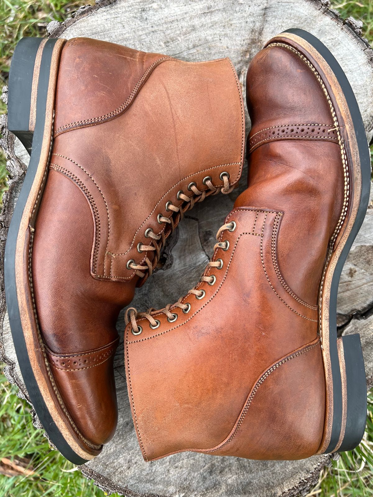 Photo by blackandbrownblues on April 5, 2024 of the Viberg Service Boot in Horween Natural Essex Workshoe Butt.