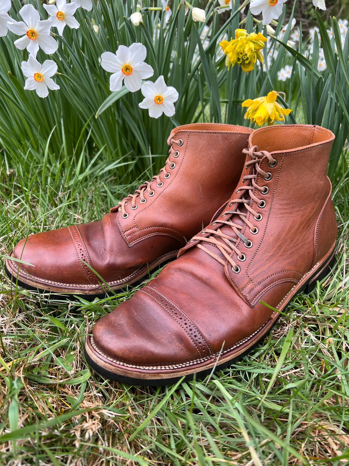 Photo by blackandbrownblues on April 5, 2024 of the Viberg Service Boot in Horween Natural Essex Workshoe Butt.