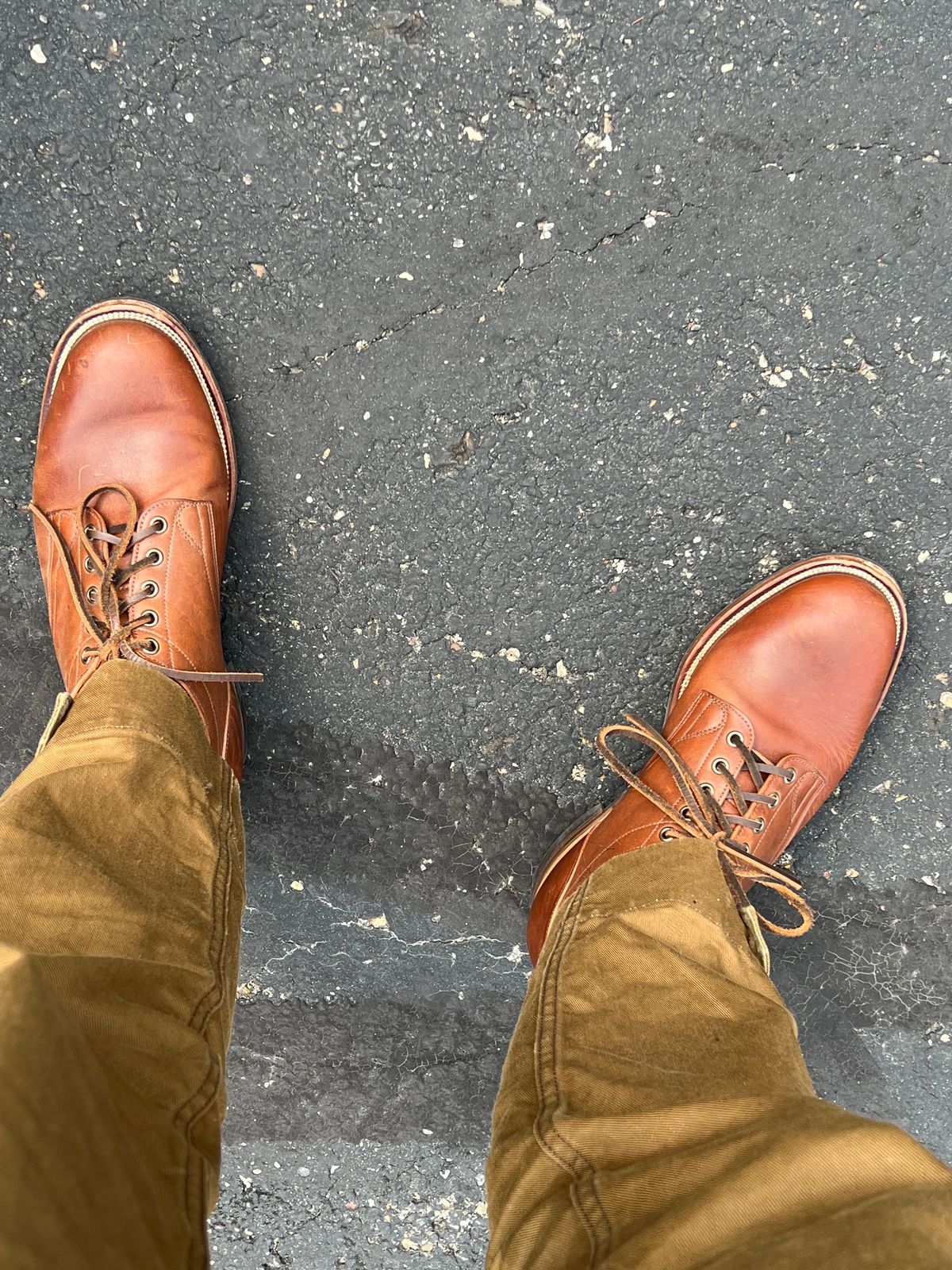 Photo by blackandbrownblues on July 18, 2023 of the Viberg 145 Oxford in Horween Natural Essex Workshoe Butt.