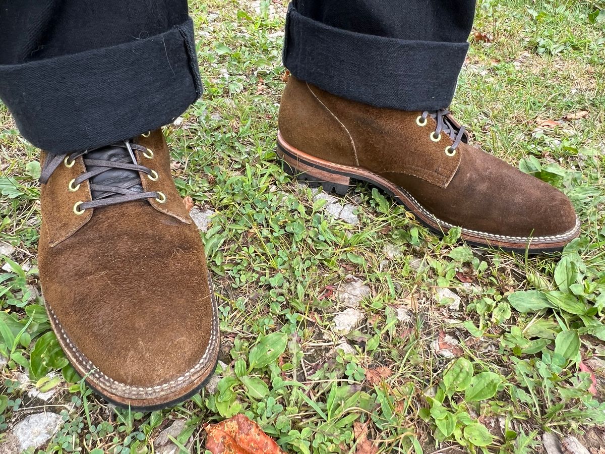 Photo by blackandbrownblues on June 29, 2025 of the Viberg Service Boot in Horween Mushroom Chamois Roughout.