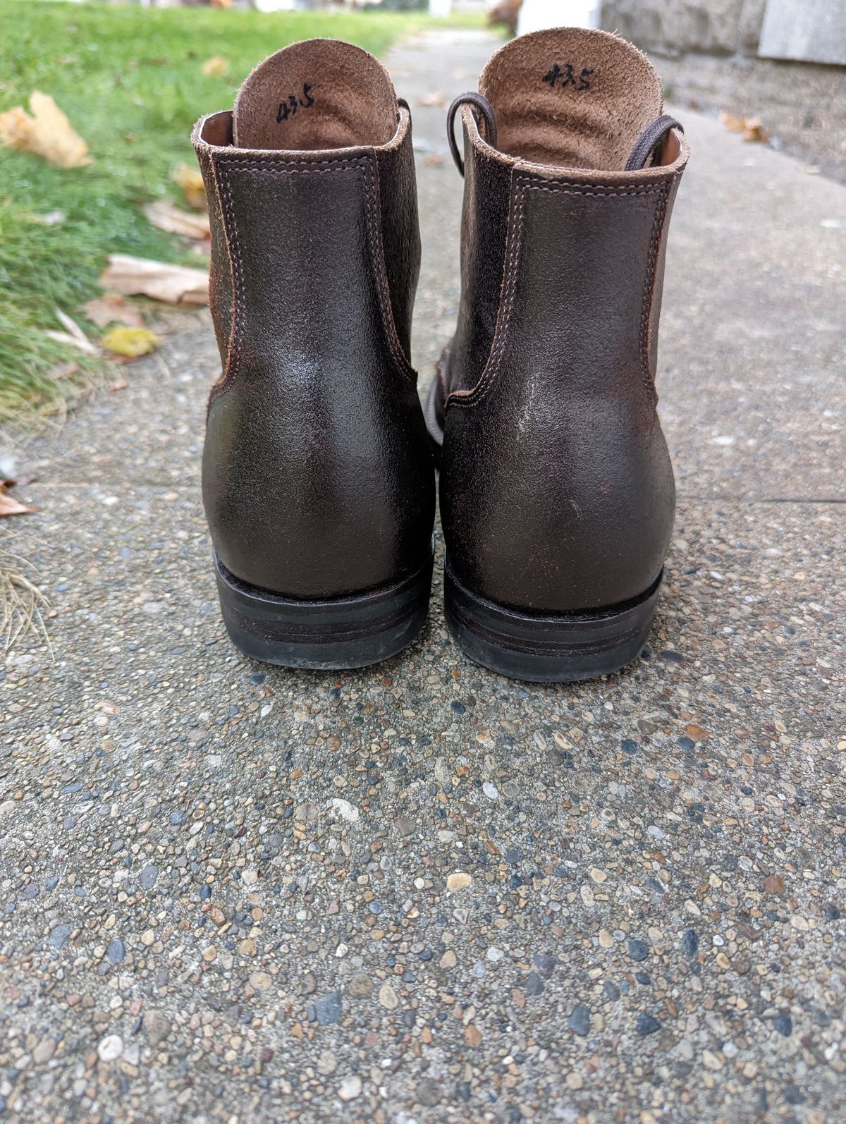 Photo by TylerA_1 on January 2, 2023 of the XBXS Unknown Model in Horween Brown Waxed Flesh.