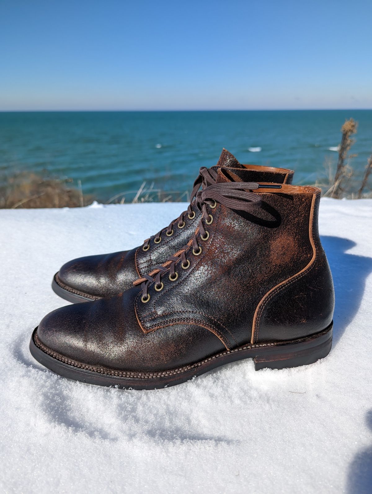 Photo by TylerA_1 on February 1, 2023 of the XBXS Unknown Model in Horween Brown Waxed Flesh.