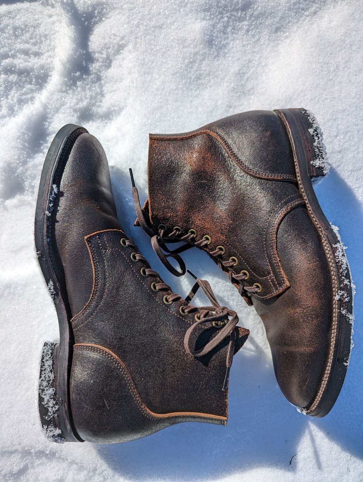 Photo by TylerA_1 on February 1, 2023 of the XBXS Unknown Model in Horween Brown Waxed Flesh.