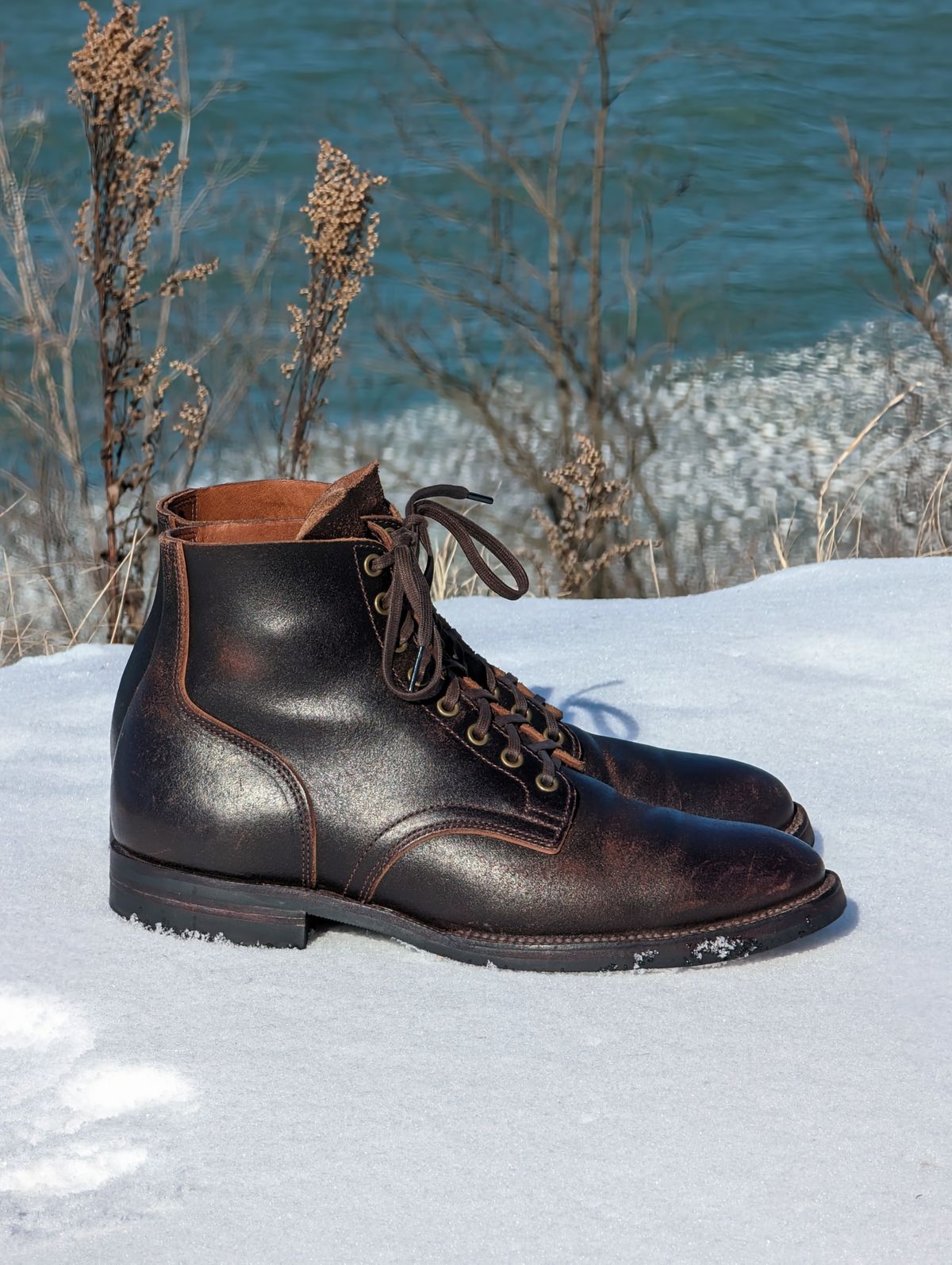 Photo by TylerA_1 on February 1, 2023 of the XBXS Unknown Model in Horween Brown Waxed Flesh.
