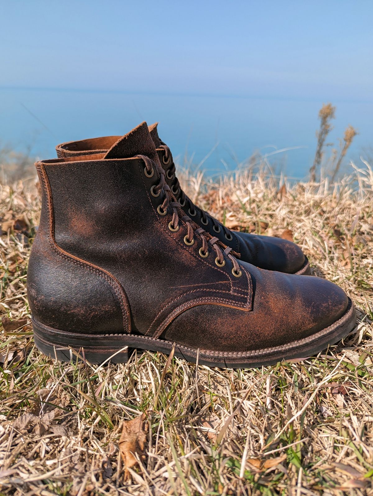 Photo by TylerA_1 on March 1, 2023 of the XBXS Unknown Model in Horween Brown Waxed Flesh.