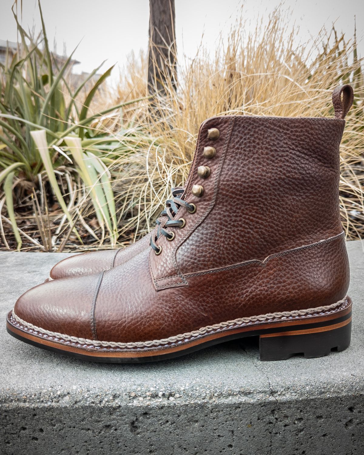 Photo by StarWarrior on March 5, 2023 of the Blkbrd Shoemaker Bulltron in Natural Tan Full-Grain Bison.