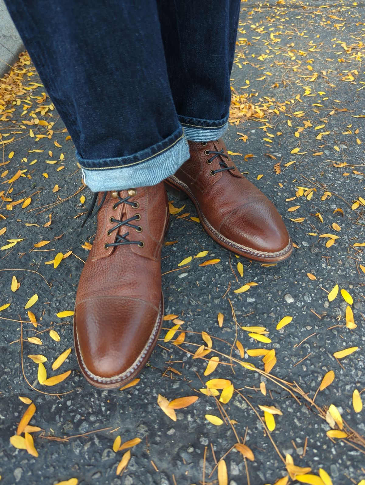 Photo by StarWarrior on October 16, 2023 of the Blkbrd Shoemaker Bulltron in Natural Tan Full-Grain Bison.