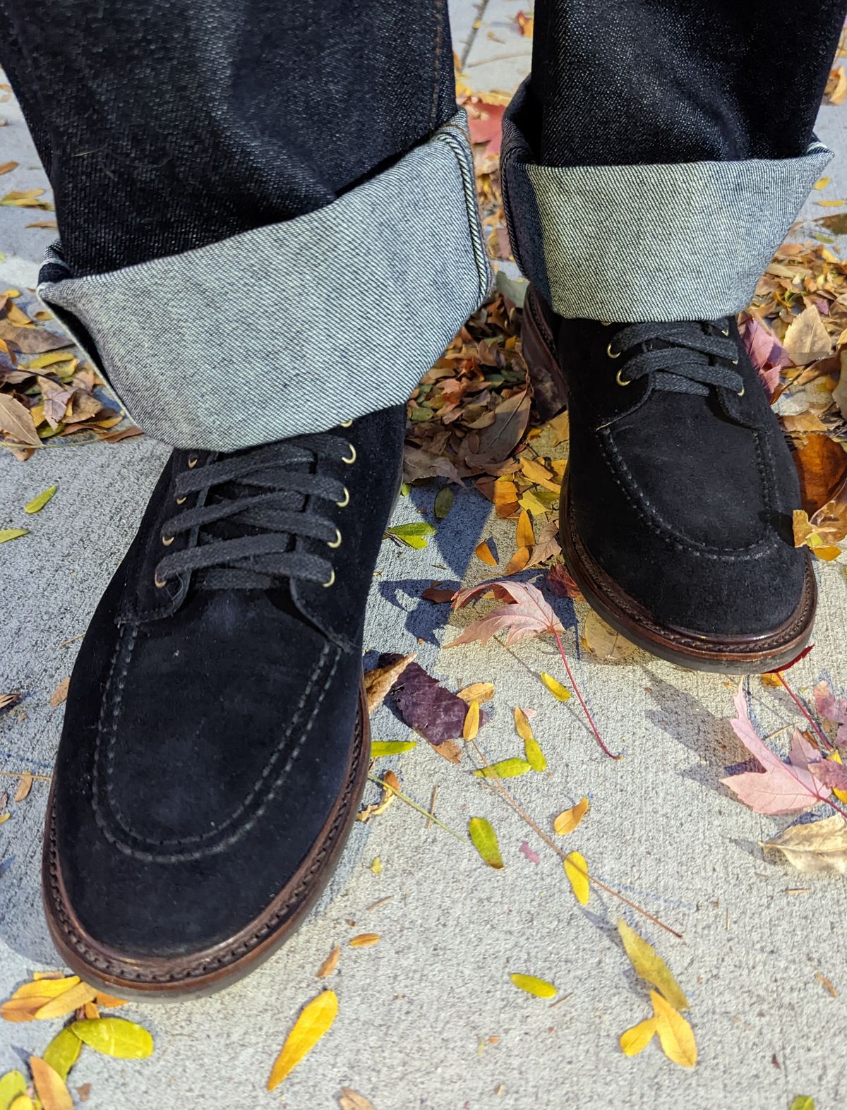 Photo by StarWarrior on November 2, 2022 of the J.Crew Kenton Pacer Boots in C.F. Stead Navy Blue Janus Calf Suede.