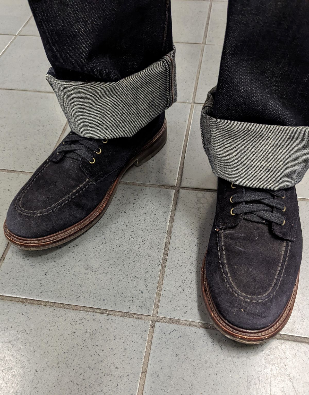 Photo by StarWarrior on November 8, 2022 of the J.Crew Kenton Pacer Boots in C.F. Stead Navy Blue Janus Calf Suede.