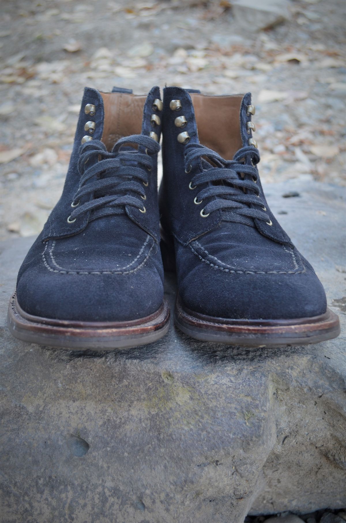 Photo by StarWarrior on December 3, 2022 of the J.Crew Kenton Pacer Boots in C.F. Stead Navy Blue Janus Calf Suede.