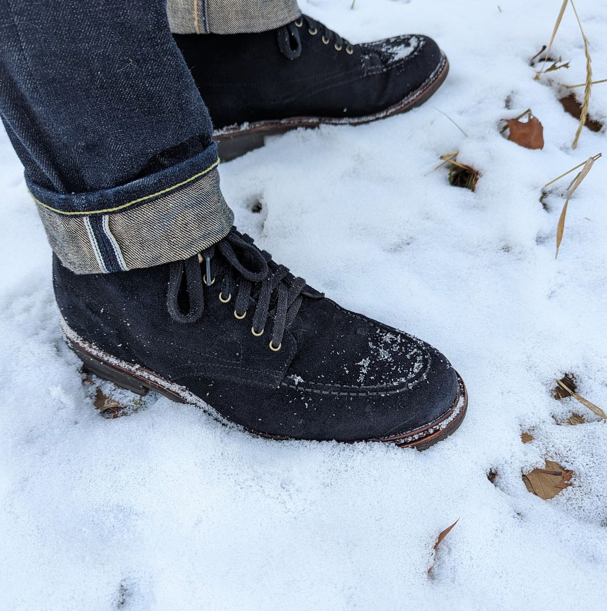 Photo by StarWarrior on December 18, 2022 of the J.Crew Kenton Pacer Boots in C.F. Stead Navy Blue Janus Calf Suede.
