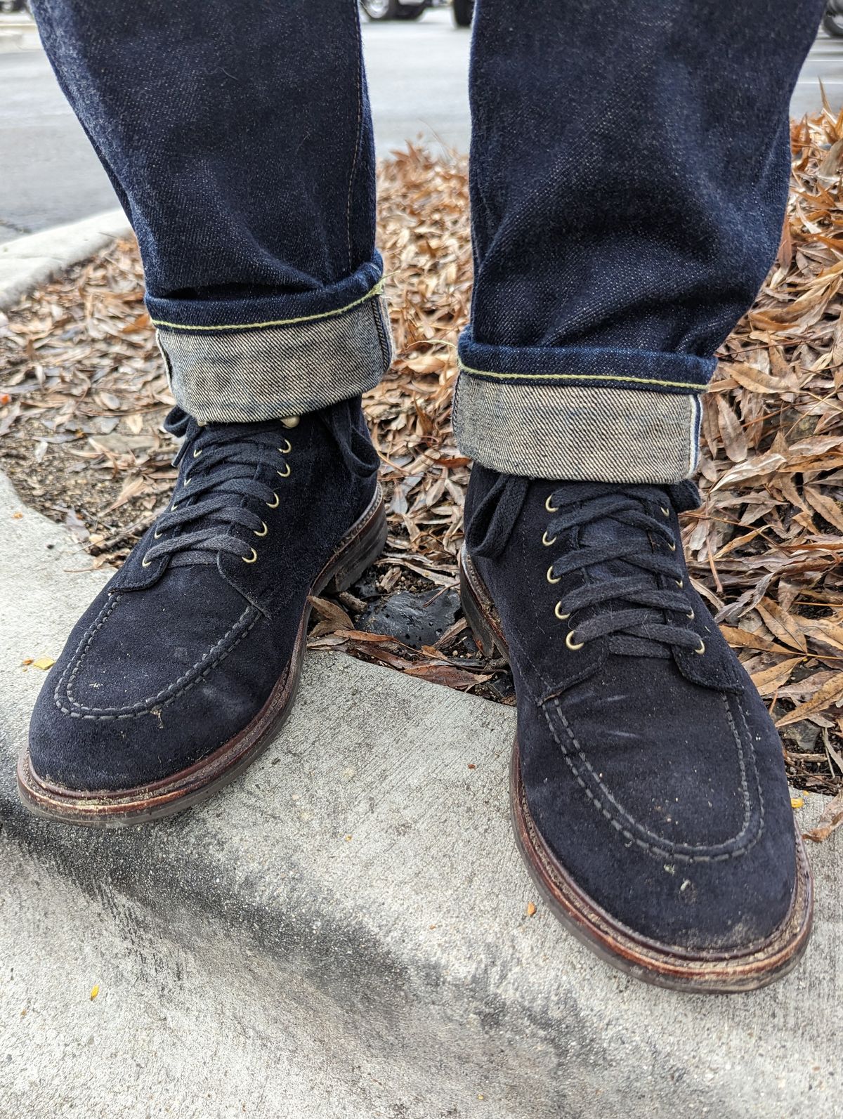 Photo by StarWarrior on January 5, 2023 of the J.Crew Kenton Pacer Boots in C.F. Stead Navy Blue Janus Calf Suede.