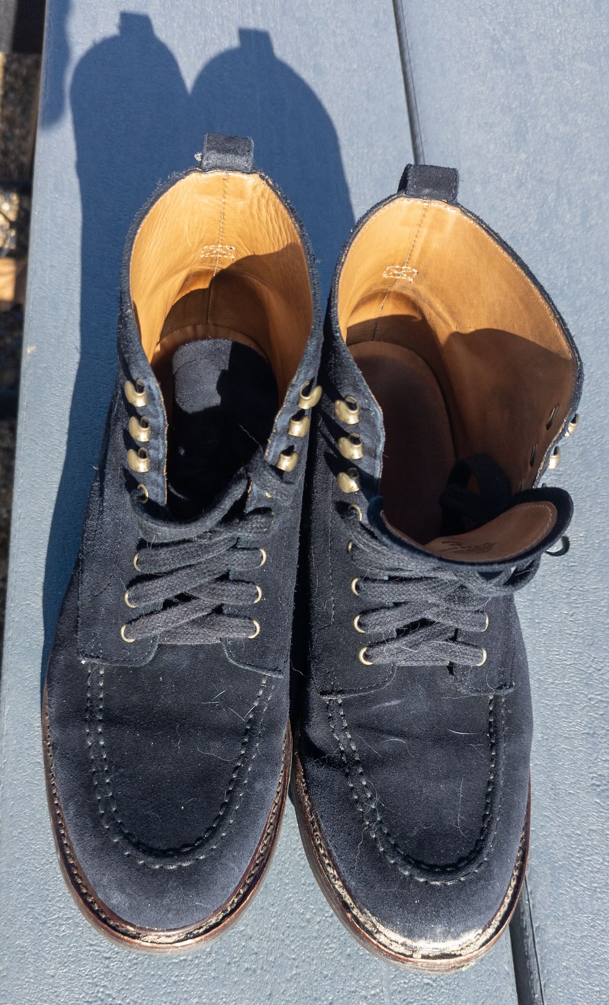 Photo by StarWarrior on February 3, 2023 of the J.Crew Kenton Pacer Boots in C.F. Stead Navy Blue Janus Calf Suede.