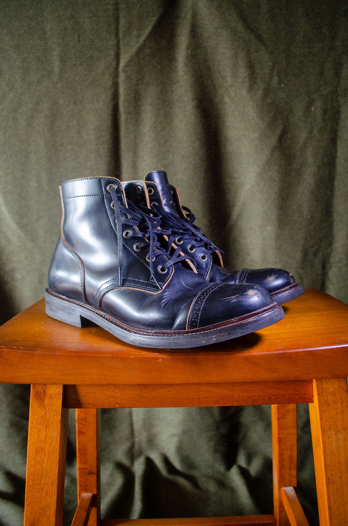 Photo by StarWarrior on December 4, 2024 of the Luosjiet Captoe Service Boot in Teacore OTA Cowhide.