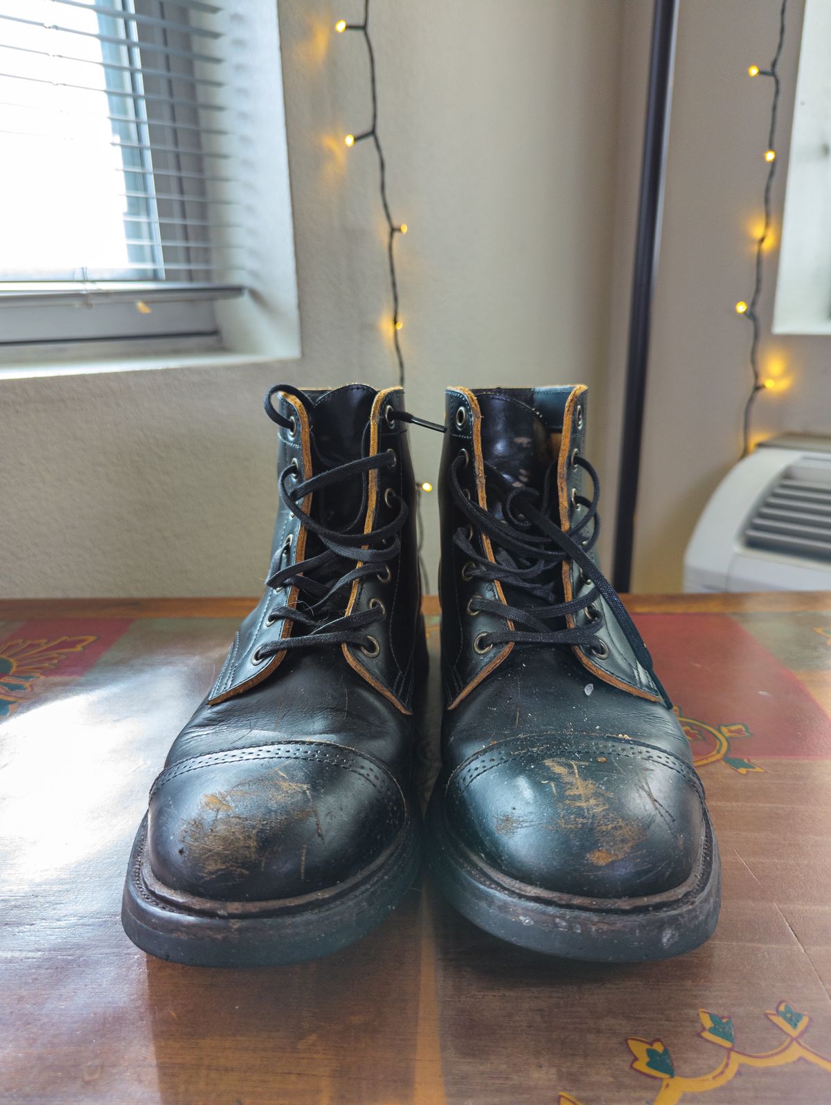 Photo by StarWarrior on March 5, 2025 of the Luosjiet Captoe Service Boot in Teacore OTA Cowhide.