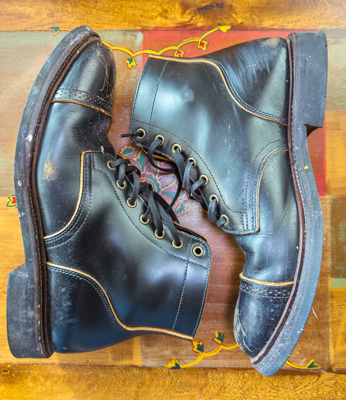 Photo by StarWarrior on March 5, 2025 of the Luosjiet Captoe Service Boot in Teacore OTA Cowhide.