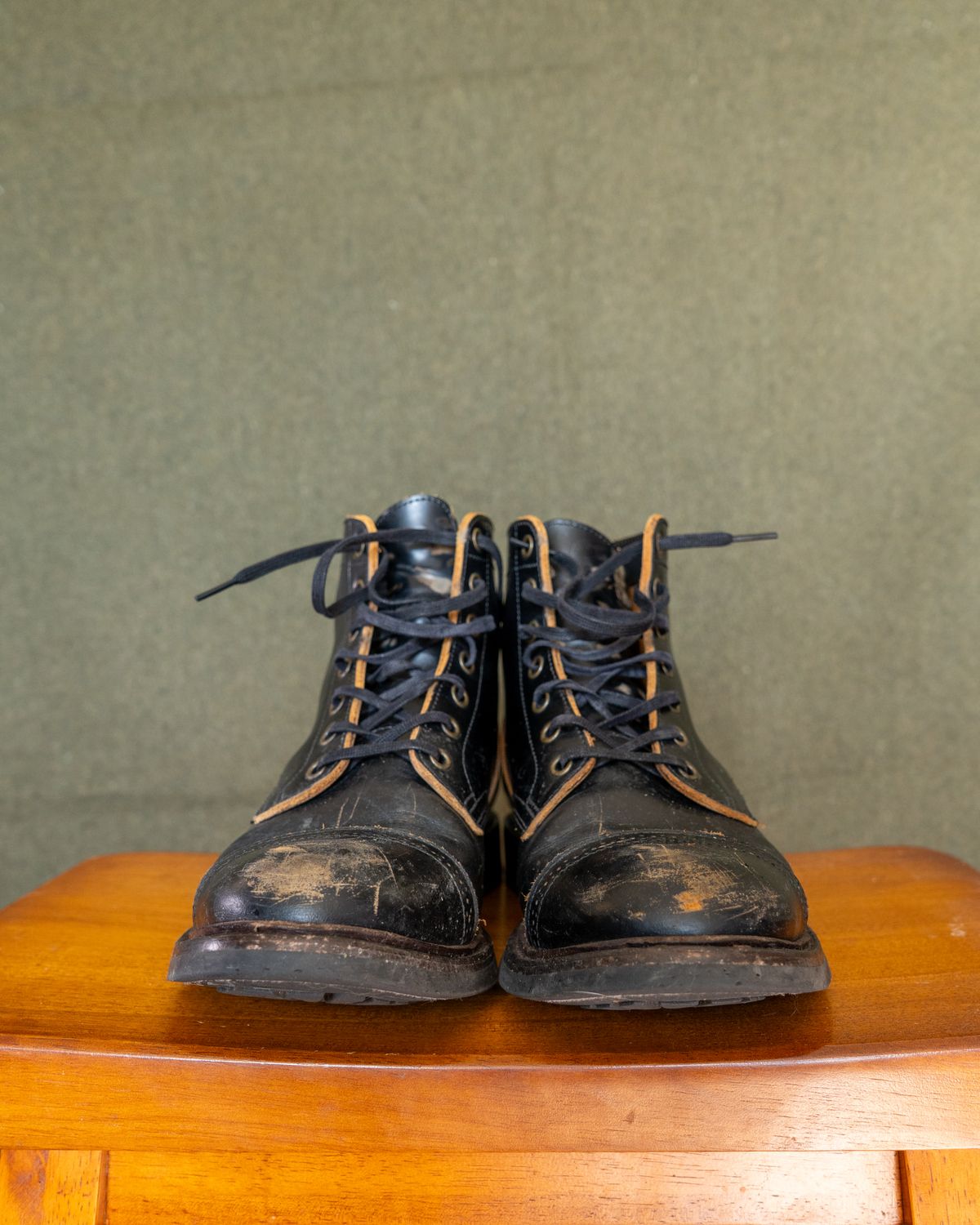 Photo by StarWarrior on April 4, 2025 of the Luosjiet Captoe Service Boot in Teacore OTA Cowhide.