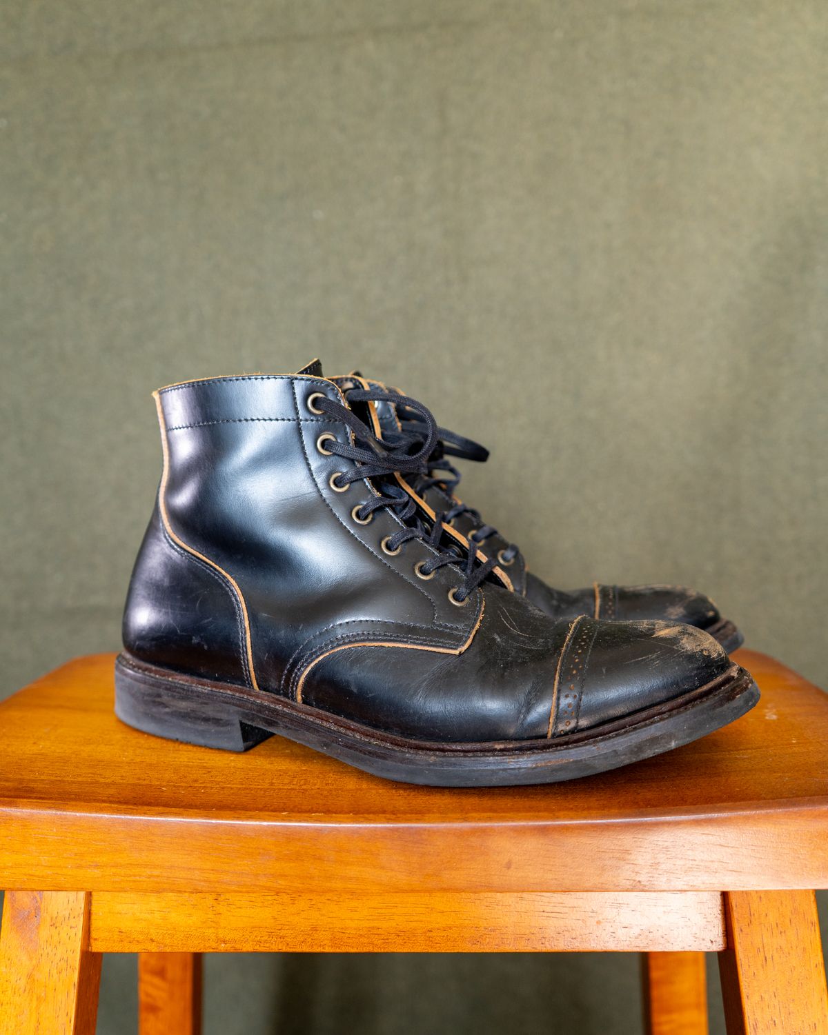 Photo by StarWarrior on April 4, 2025 of the Luosjiet Captoe Service Boot in Teacore OTA Cowhide.