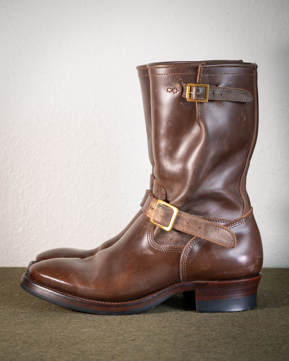 Photo by StarWarrior on November 4, 2025 of the Quan Shoemaker Engineer in Maryam Brown Horsebutt.