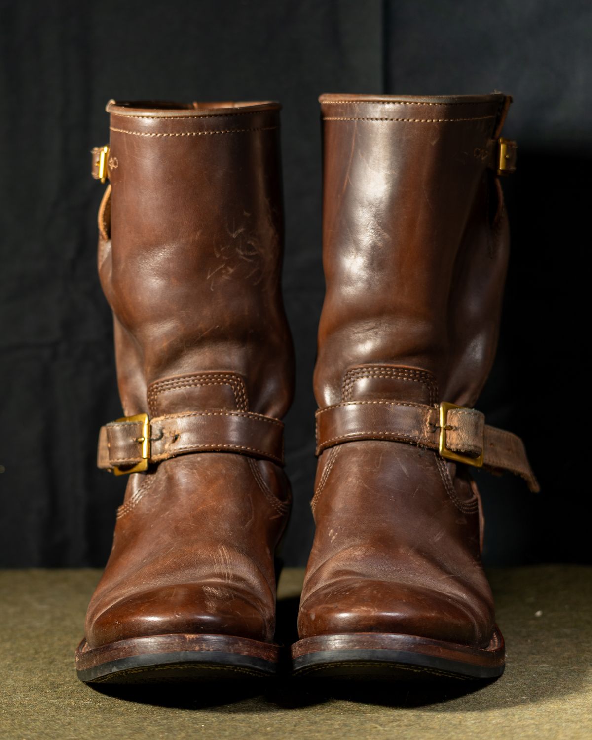 Photo by StarWarrior on December 4, 2025 of the Quan Shoemaker Engineer in Maryam Brown Horsebutt.